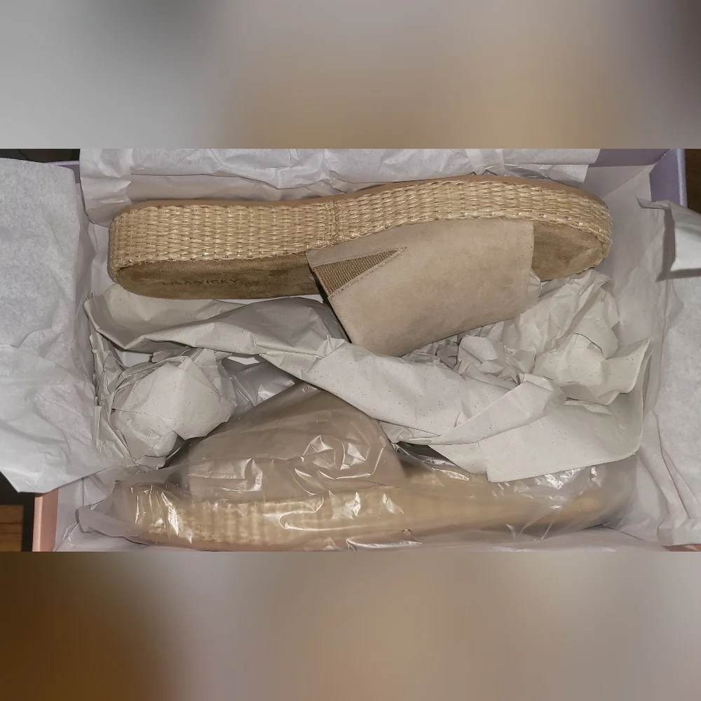 Lisa☆Vicky| Tan Espadrille Wedge Sandals | Women's 9.5M - Picture 6 of 6